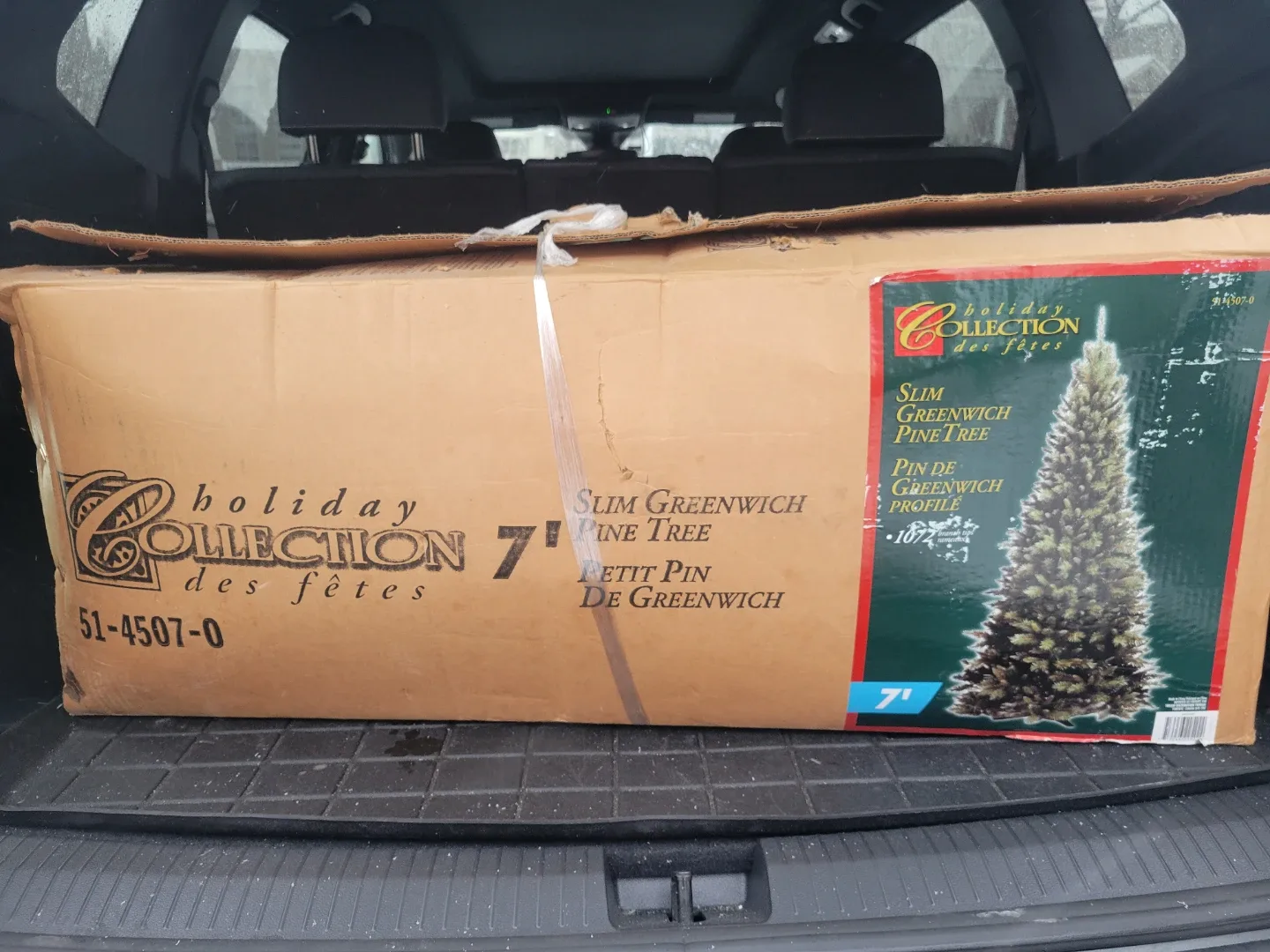 Holiday Collection 7' Slim Greenwich Pine Tree image indicator(2)