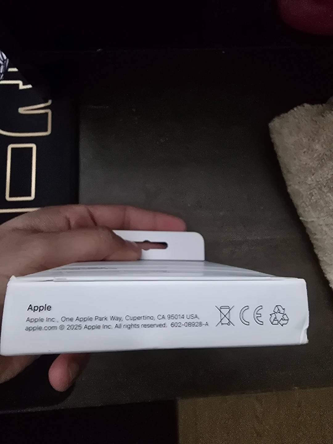 New Apple AirTag 4-Pack - photo 3