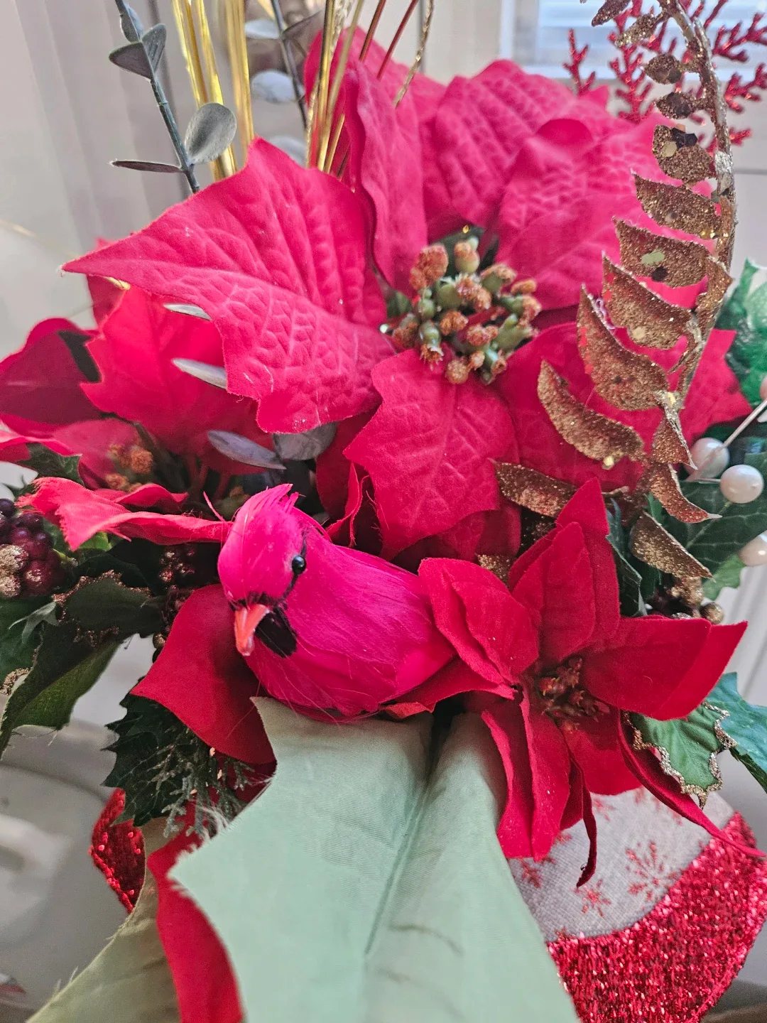 Christmas Floral Arrangement, tin let ot snow image indicator(3)