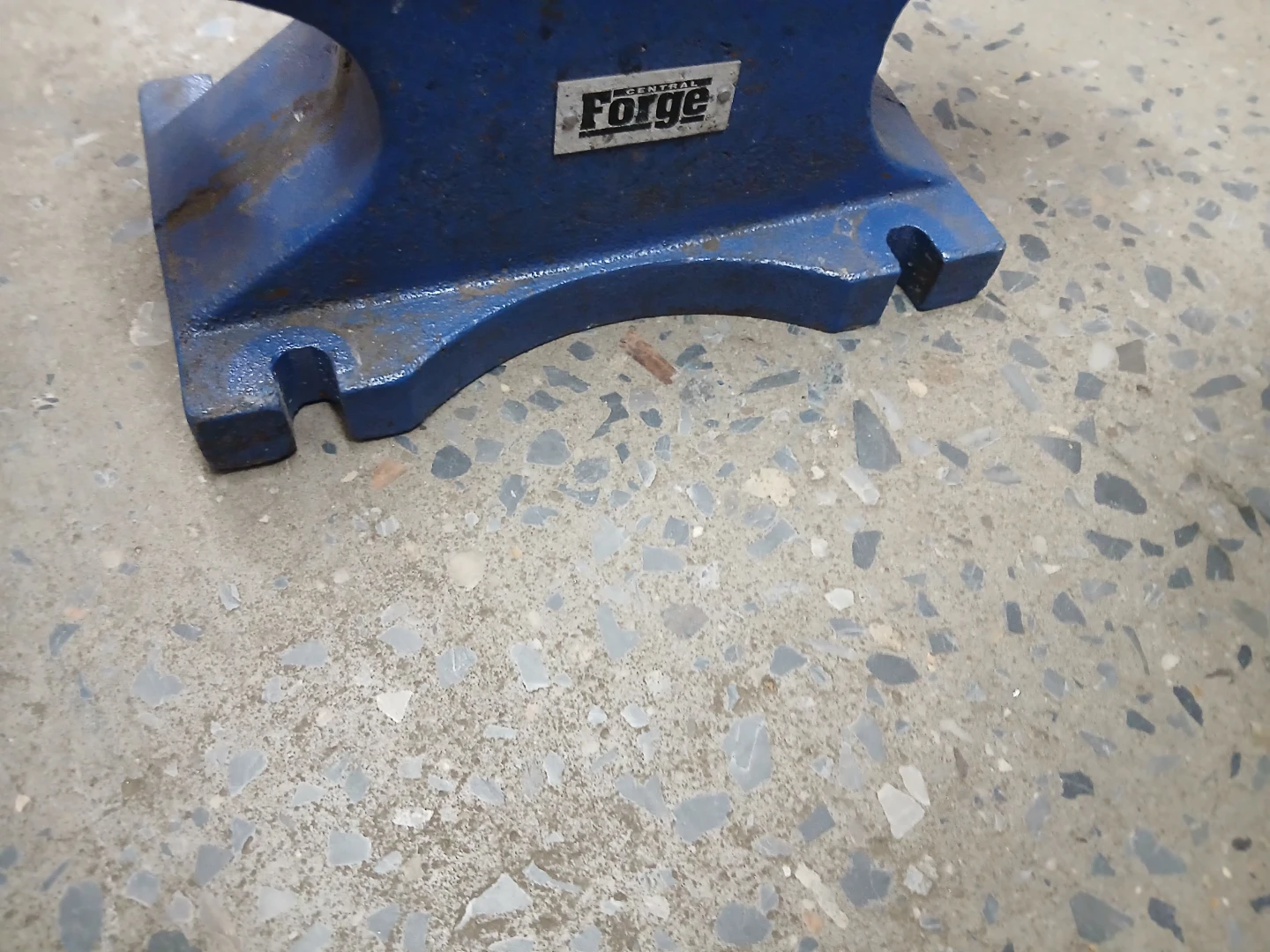 Central Cast Forge Anvil - Blue - photo 2