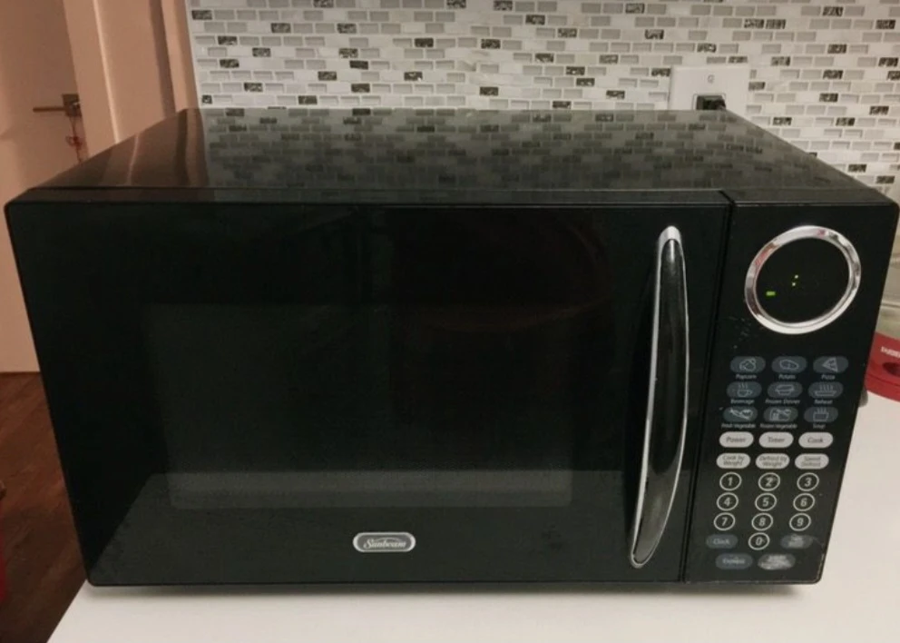 Sunbeam 900 Watt Microwave