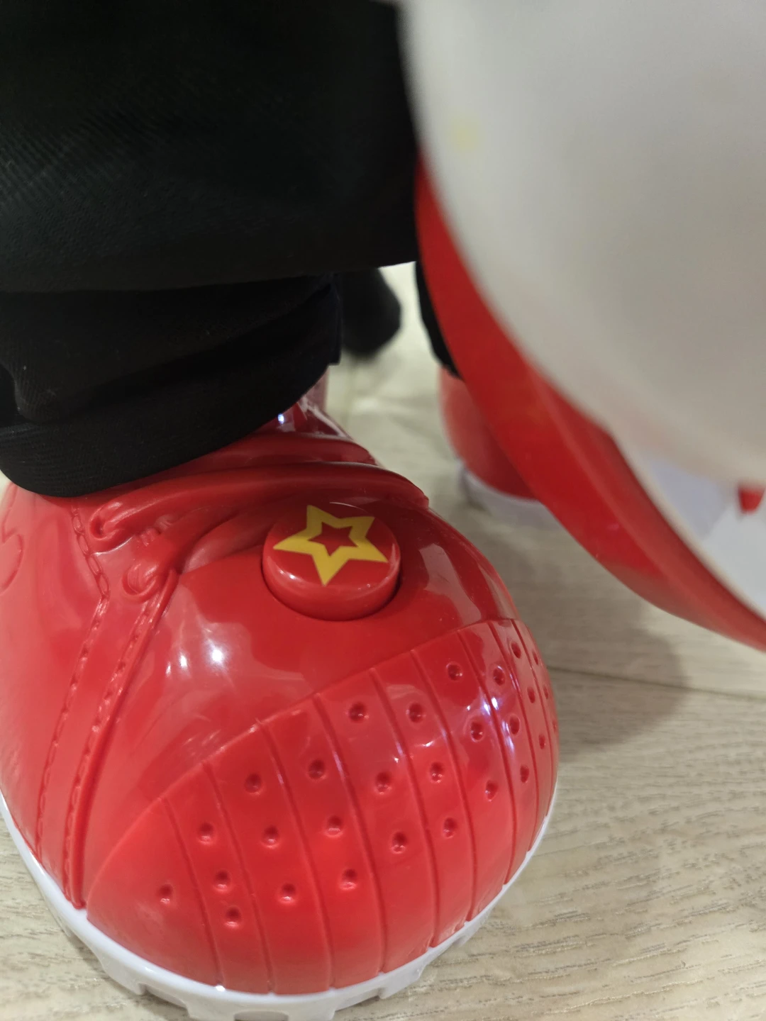 Disney's Mickey mouse, Singing, moving toy - photo 3