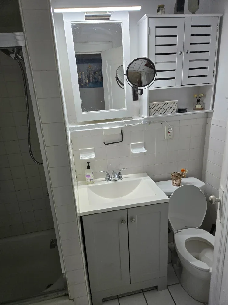 Room for rent. image indicator(7)