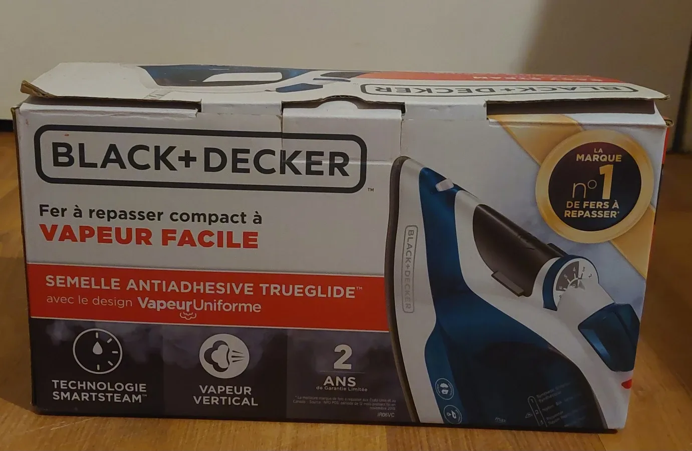 Black+Decker Easy Steam Compact Iron - New! image indicator(5)