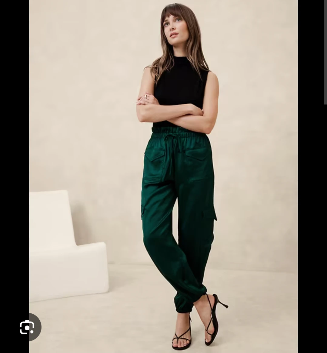 ( Size XS ) Banana Republic Satin Cargo Pants - [Forest Dweller]