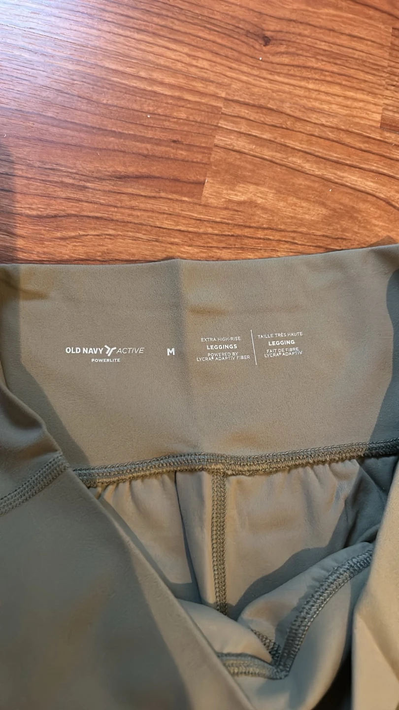 Old Navy women cropped pants - photo 3
