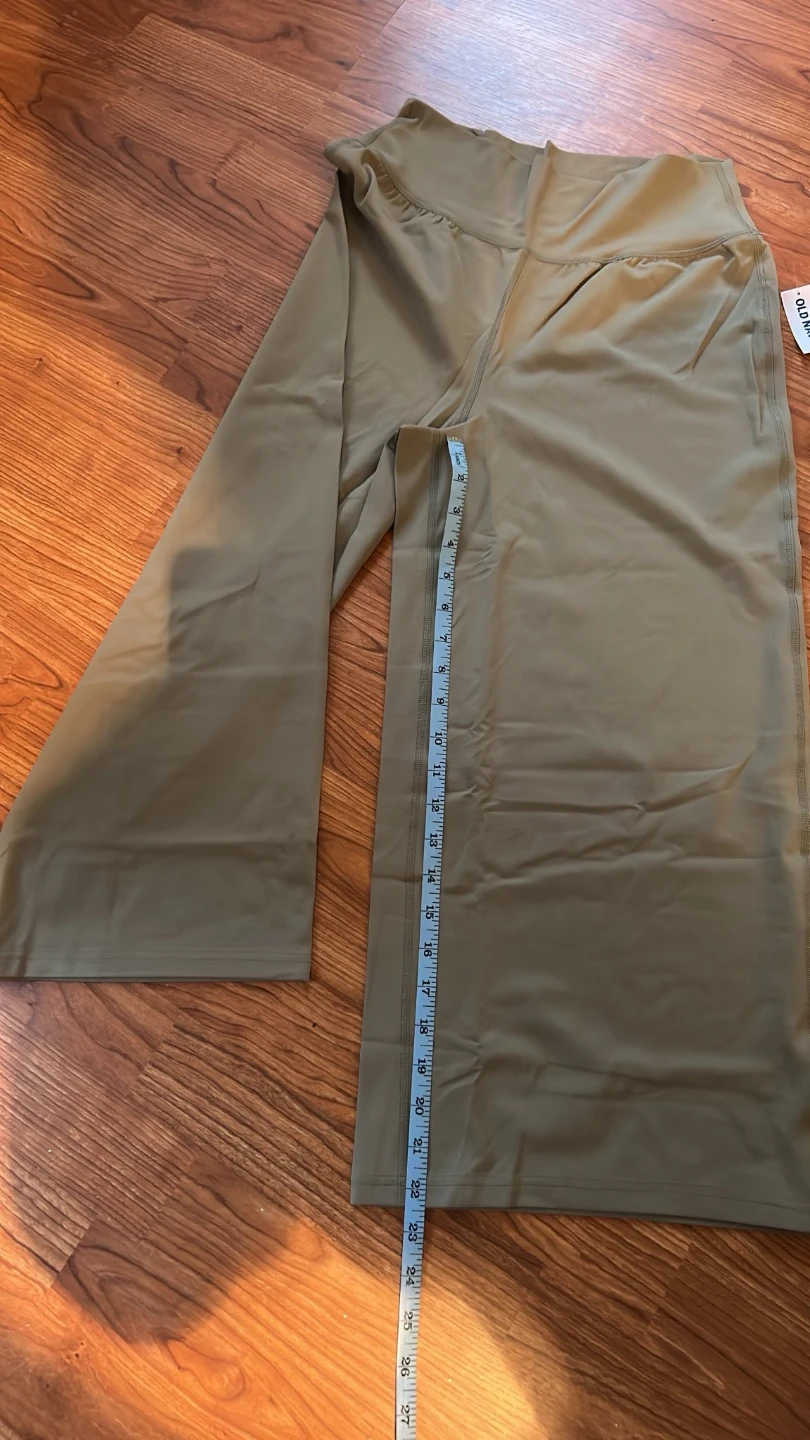 Old Navy women cropped pants - photo 5