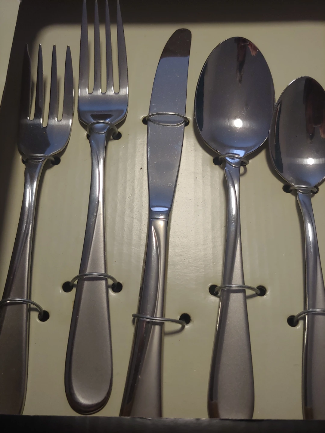Oneida Satin Flight 45 Piece Cutlery Set - New - photo 2