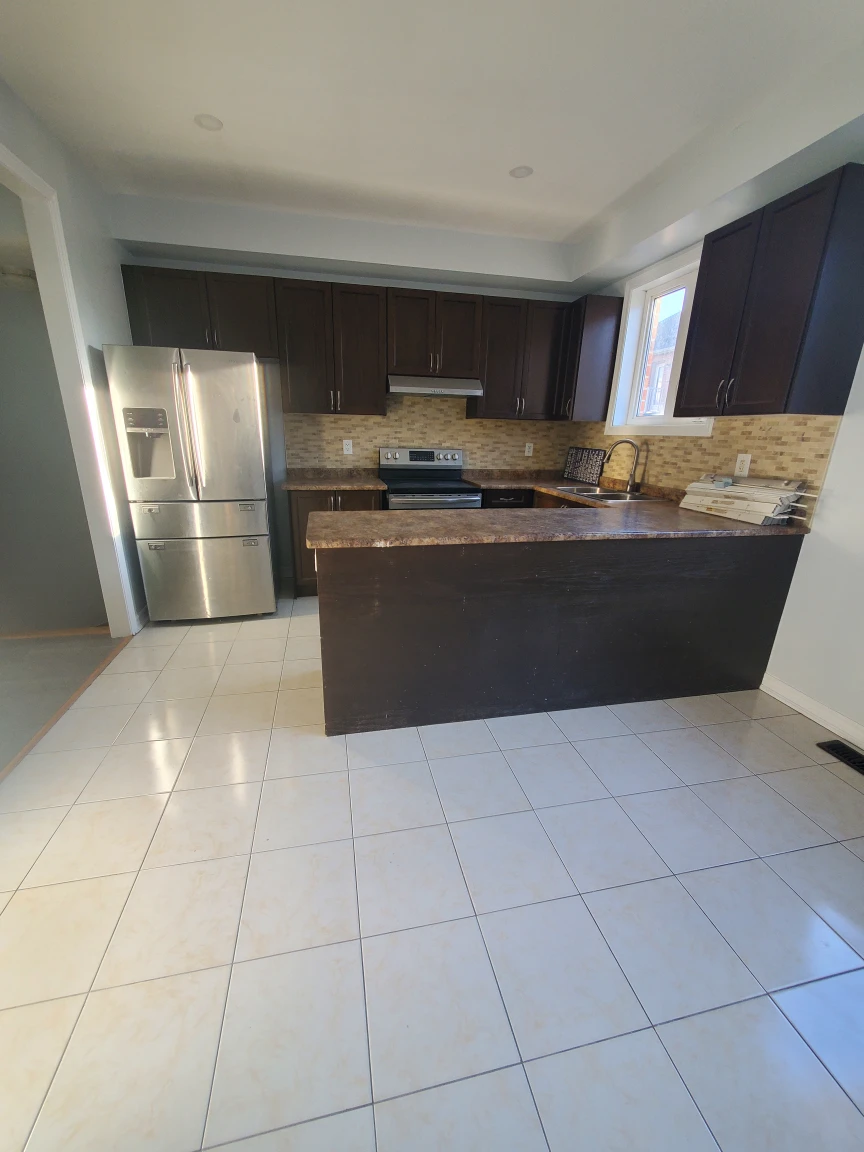 3 Bedroom Townhouse for Rent – $2,950 + Utilities - photo 3