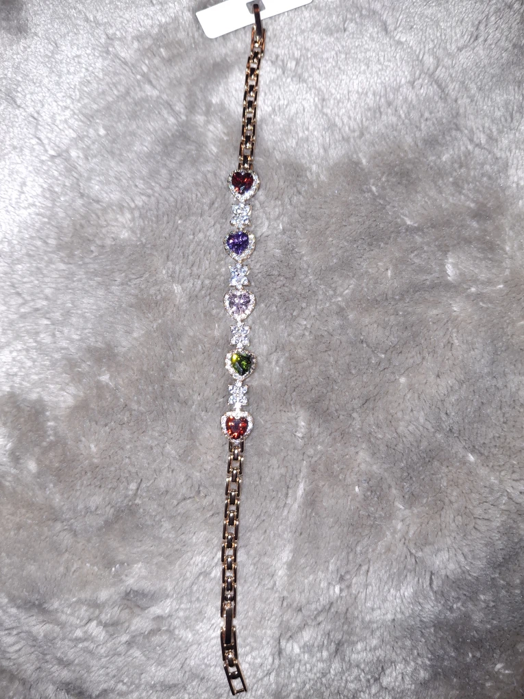 Gold laminated bracelet with Heart-Shaped Stones