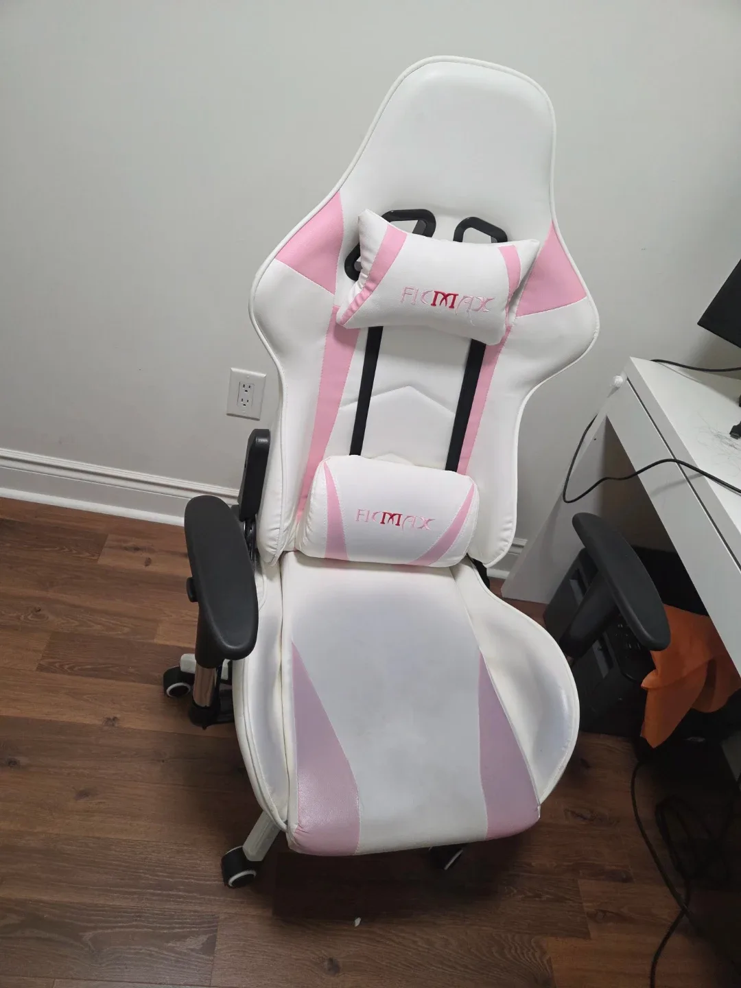 FLOMAX Gaming Chair - White & Pink