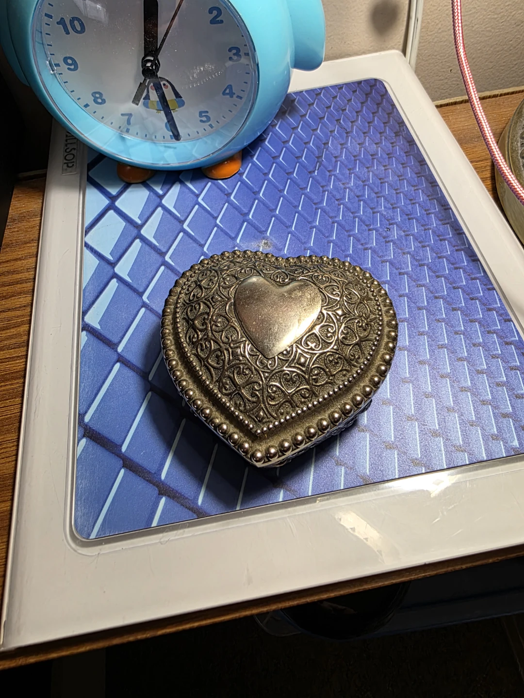 Vintage Heart-Shaped Silver Metal Trinket Box - photo 2