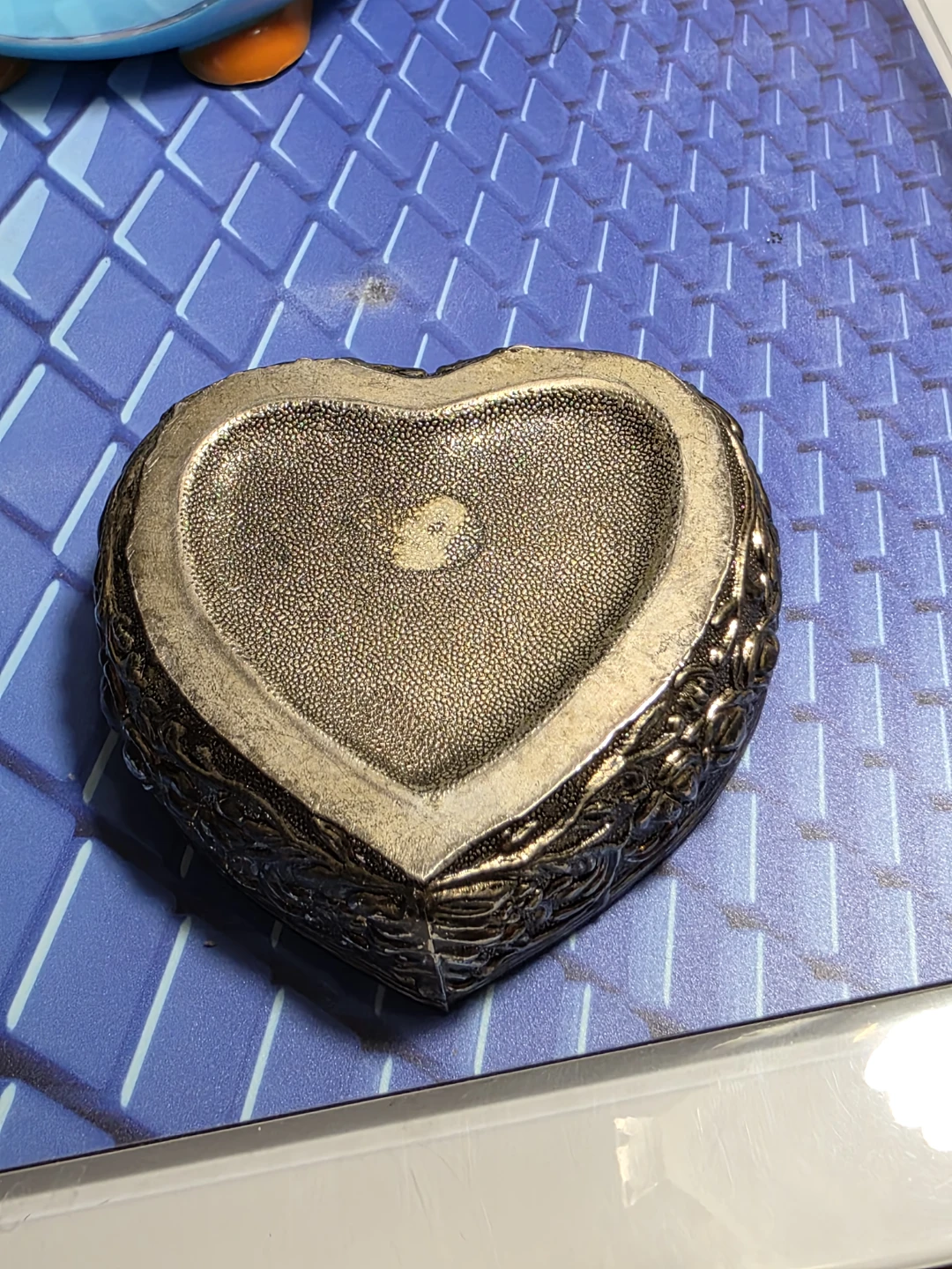 Vintage Heart-Shaped Silver Metal Trinket Box - photo 4