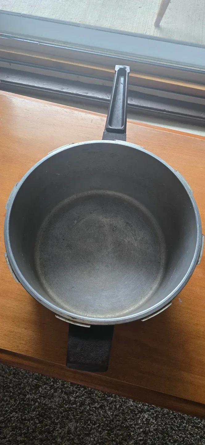 Presto Pressure Cooker image indicator(3)