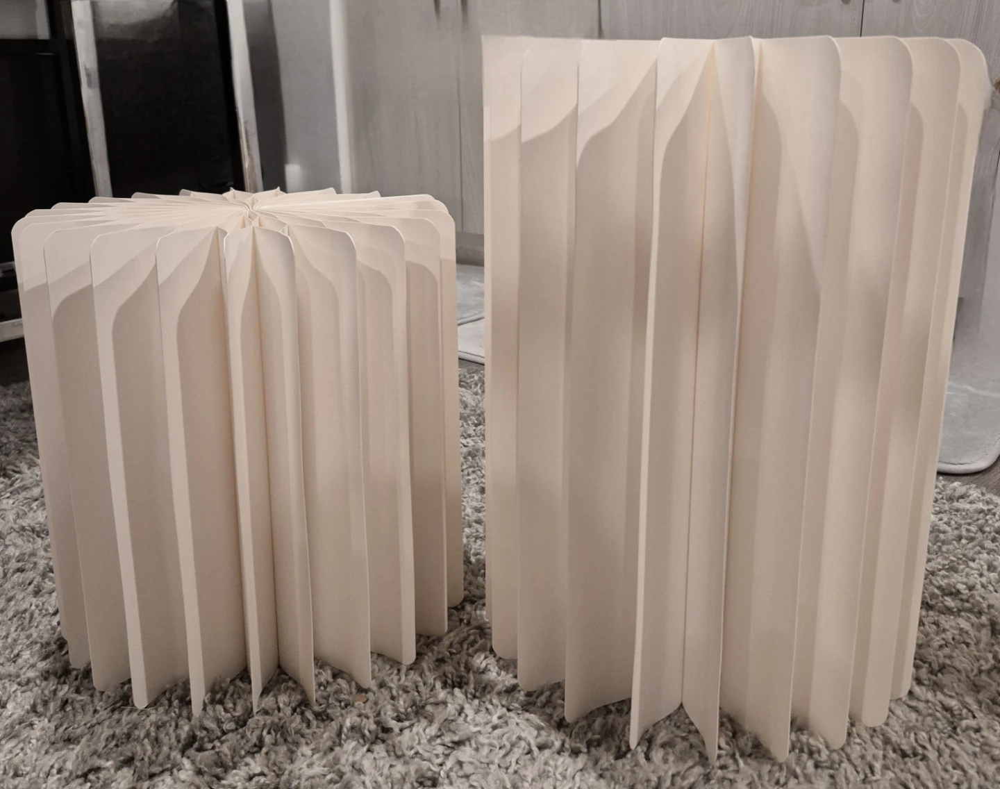 Set of 2 White cardboard Cylinder Stands, Foldable - photo 3