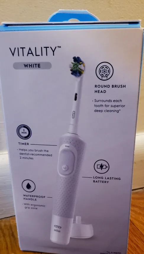 Oral-B Vitality Rechargeable Toothbrush - New in Box! image indicator(2)