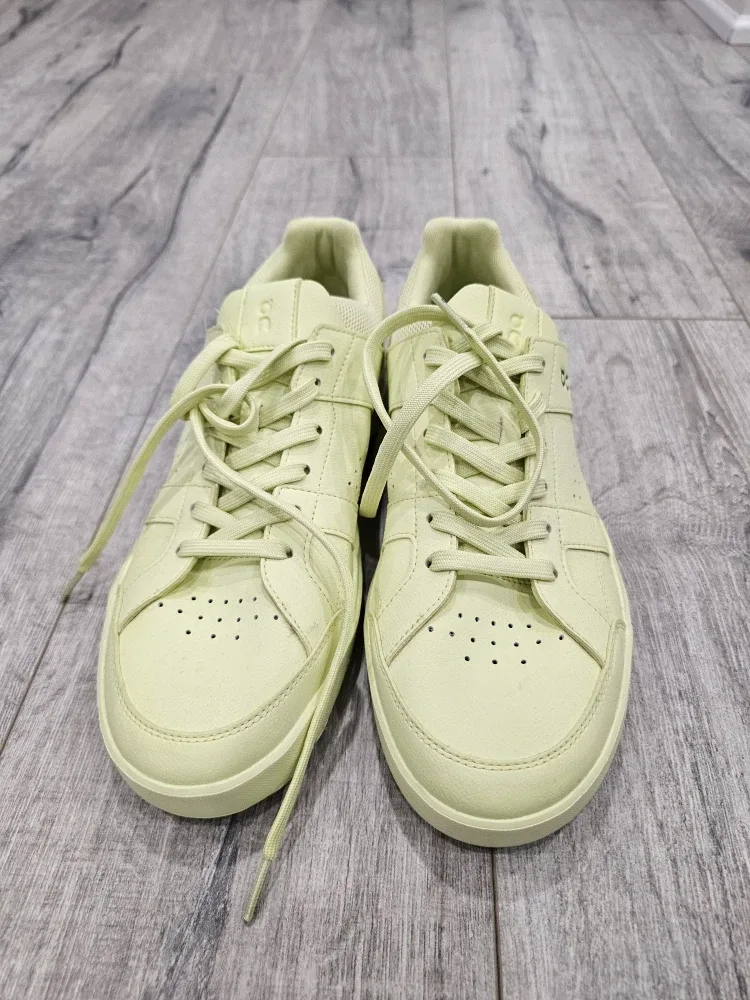 On The Roger Clubhouse Sneakers image indicator(6)