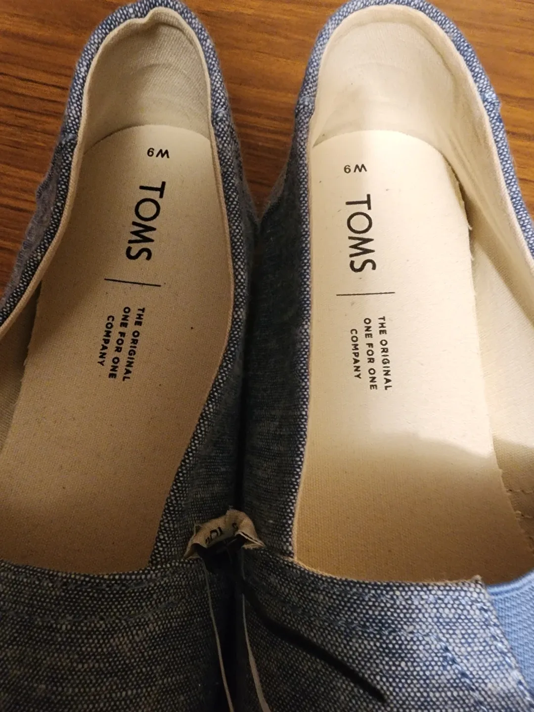 TOMS Women's Blue Chambray Flats - Size 9 image indicator(4)