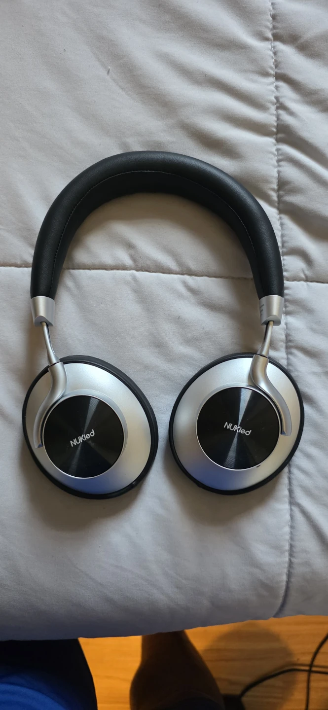 Nukied Headphones with Case