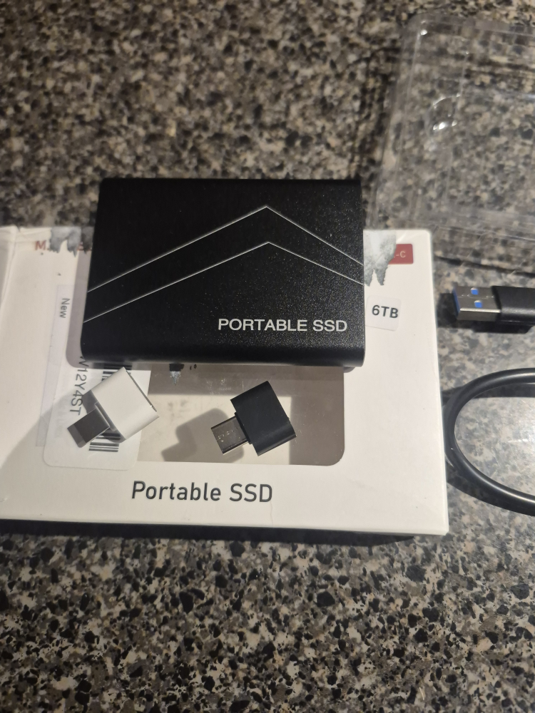 Portable SSD Mobile Storage 6TB - Like New! - photo 2