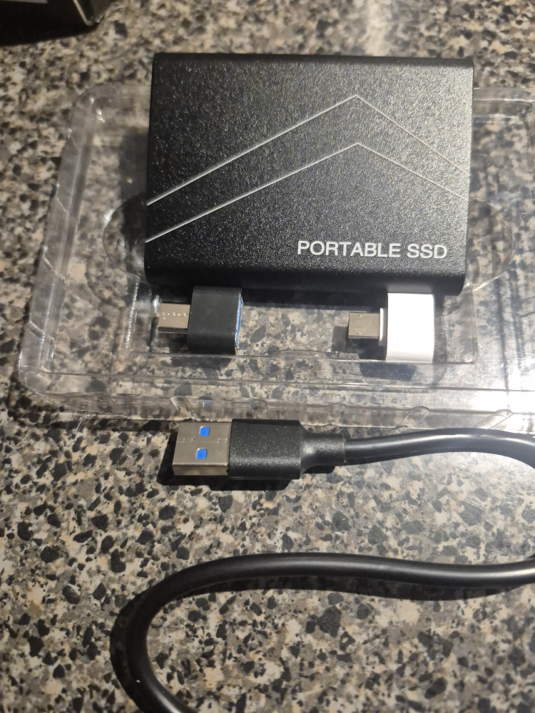 Portable SSD Mobile Storage 6TB - Like New! - photo 3