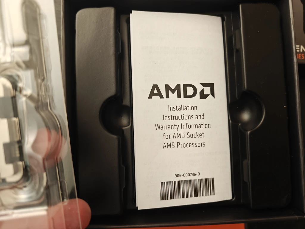 AMD Ryzen 7 7800X3D Processor - photo 3