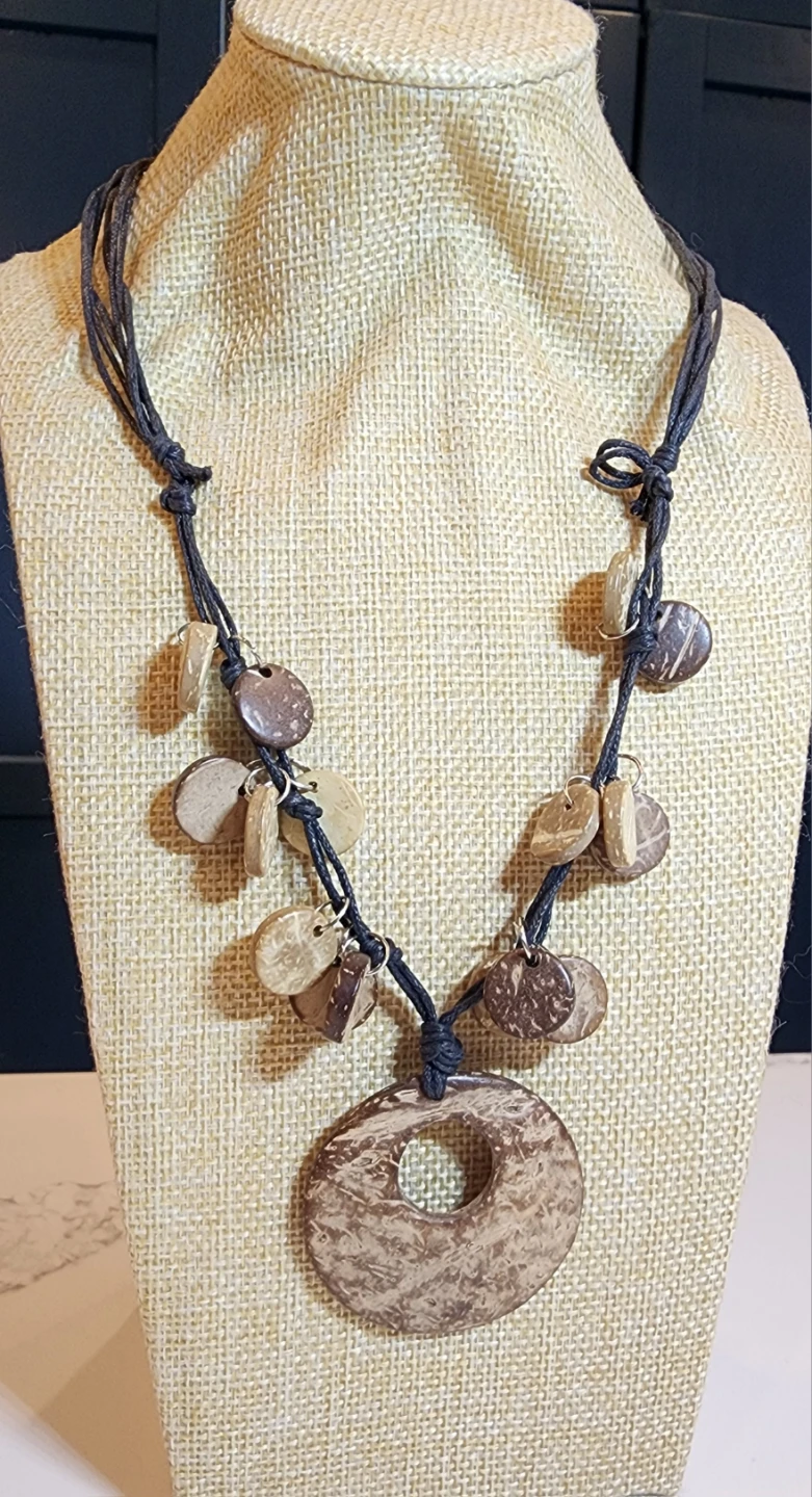 Boho Style Coconut Shell Necklace - photo 2