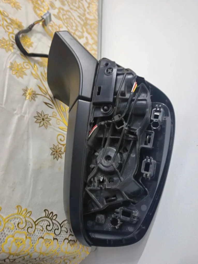 Toyota sienna driver side view mirror with blind spot power OEM image indicator(3)
