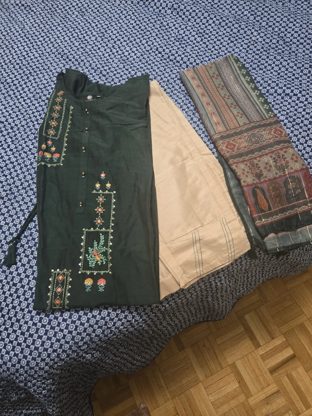 Embroidered Indian Suit Set - Green