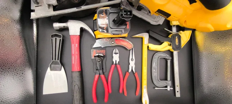 SafeSense Construction & Carpentry Master Kit – DeWalt Edition image indicator(6)