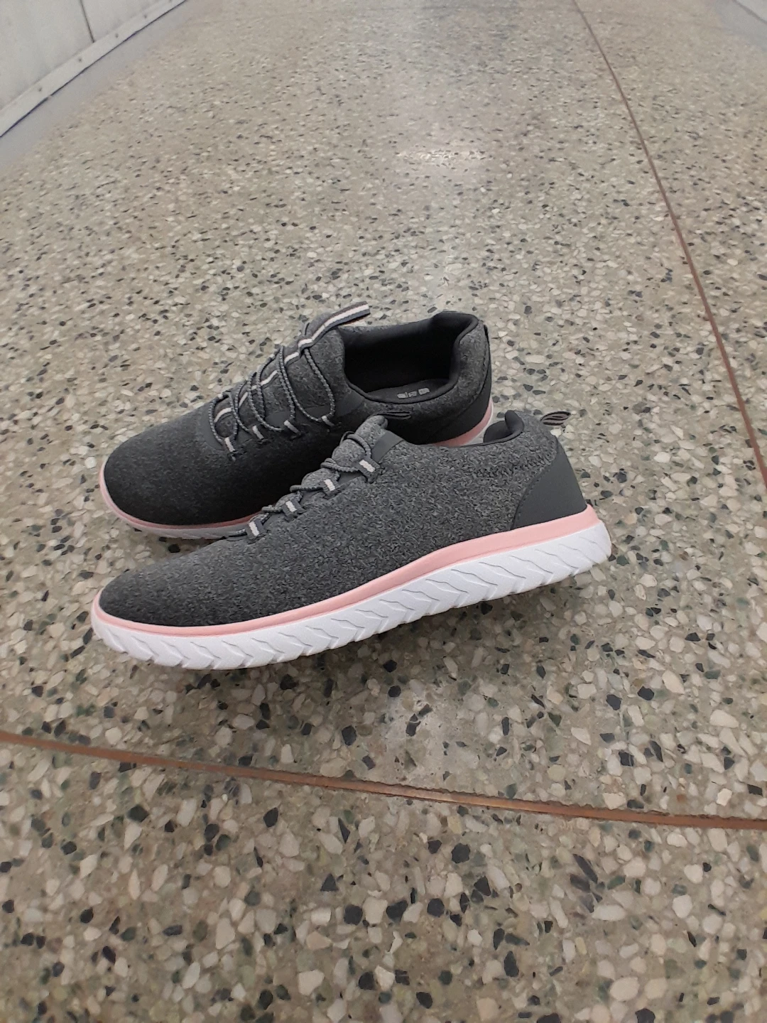 Athletic Works Grey & Pink Running Shoes Women's Size 9 - photo 4