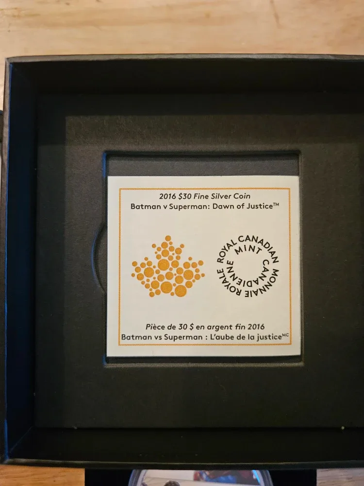 2016 Batman v Superman $30 Fine Silver Coin image indicator(4)