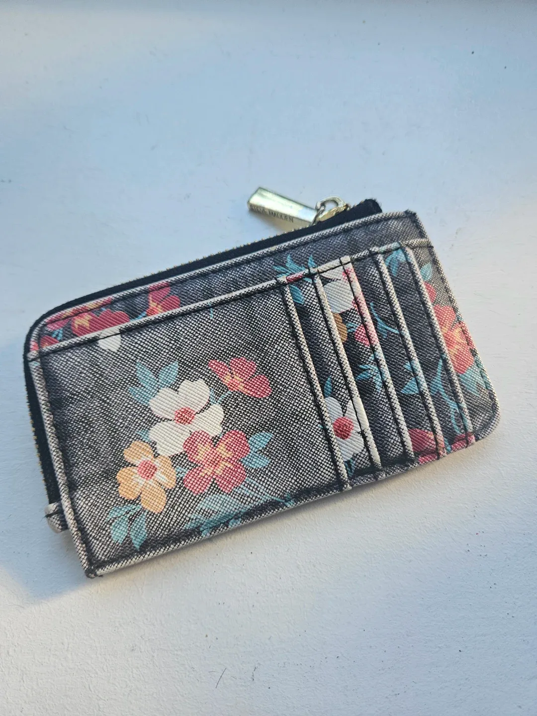 Cosmetics & Free Stuff image indicator(5)