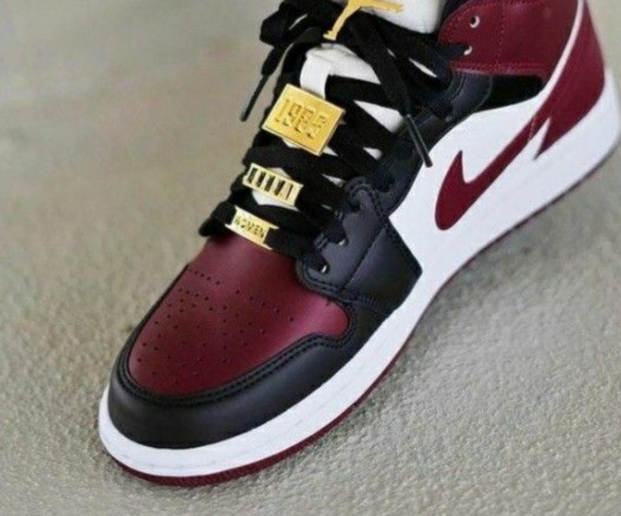 DeadStock- Women's Nike Air Jordan 1 Mid  SE - photo 3