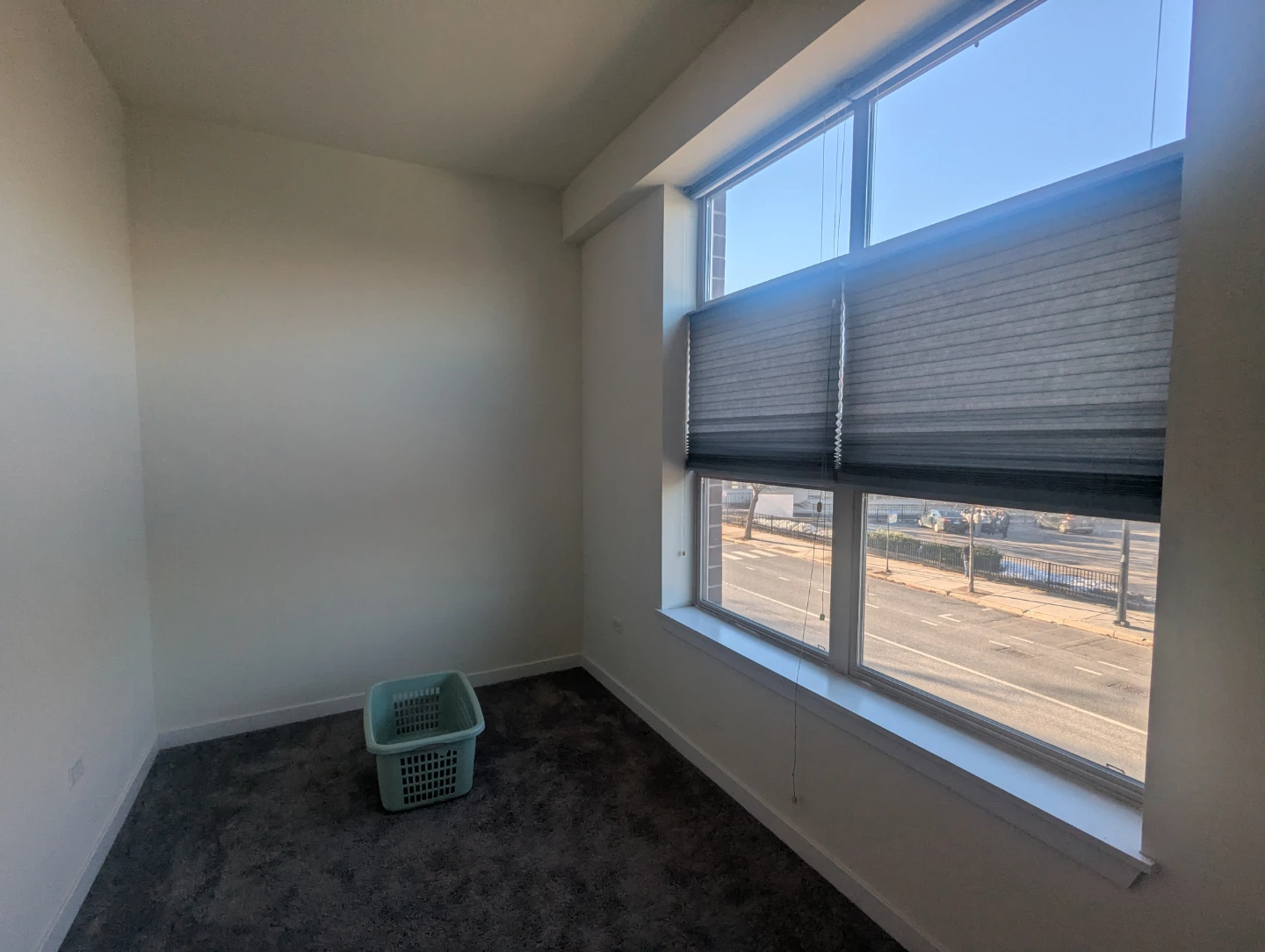 Roomshare avail 1br/1ba starting January - photo 2