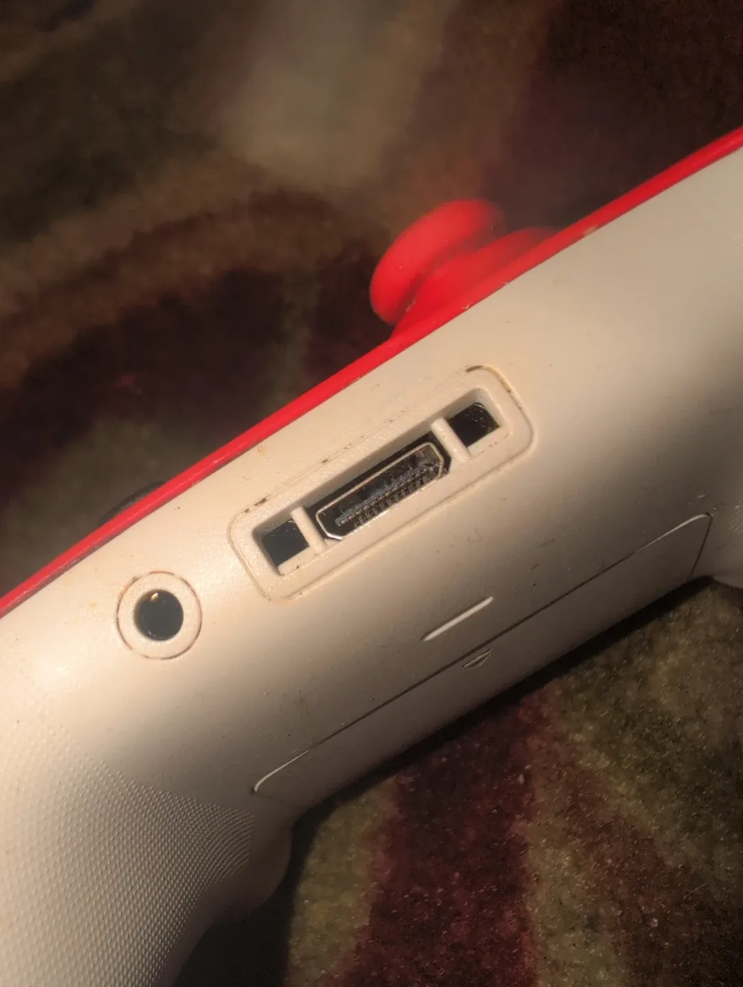 Red & White Xbox Controller image indicator(3)