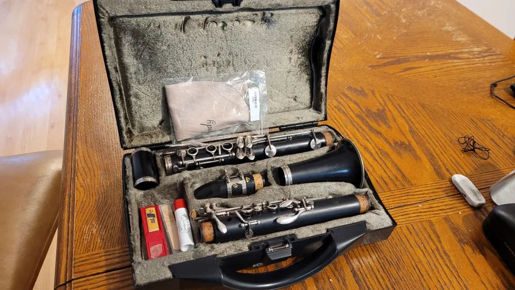 Buffet Crampon Paris E11 Clarinet with Case