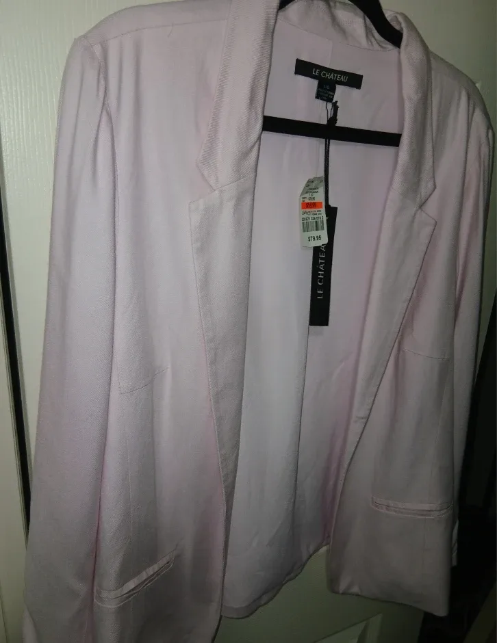 *New With Tags* Le Chateau Pink Rose PA Blazer - Size L image indicator(3)