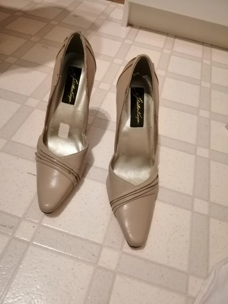 JustFab Beige Heels - Size 6