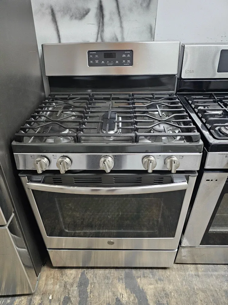 Ge 30in SS gas stove
