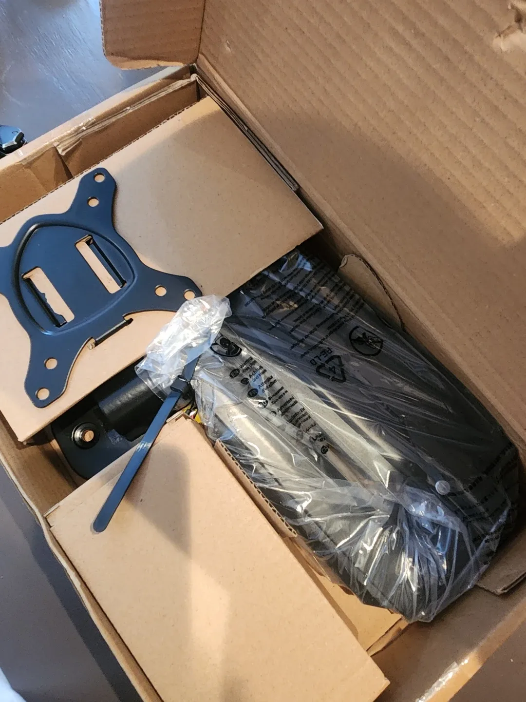 MOUNT PRO Single Monitor Wall Mount image indicator(3)