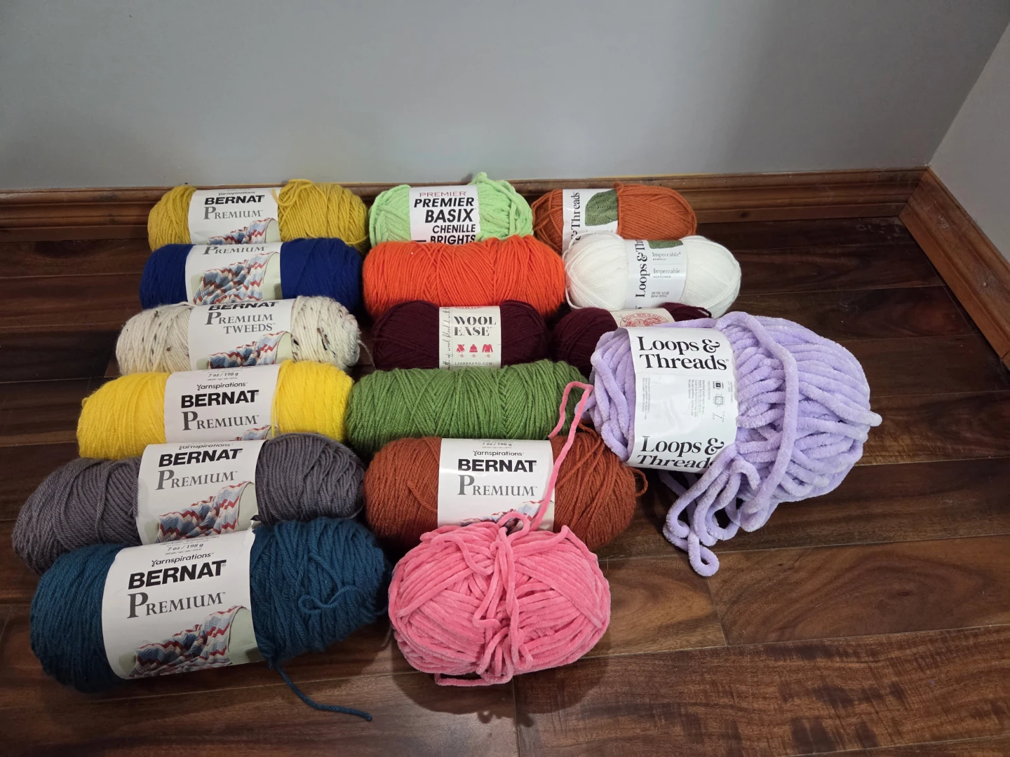 Yarn Lot - Bernat, Loops & Threads - photo 2
