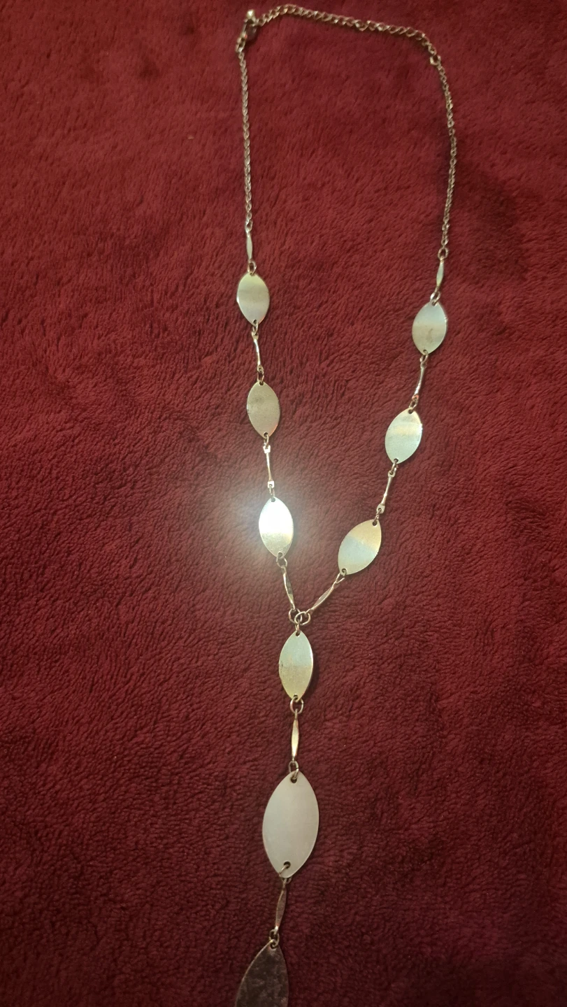 Silver Tone Necklace with Oval Discs