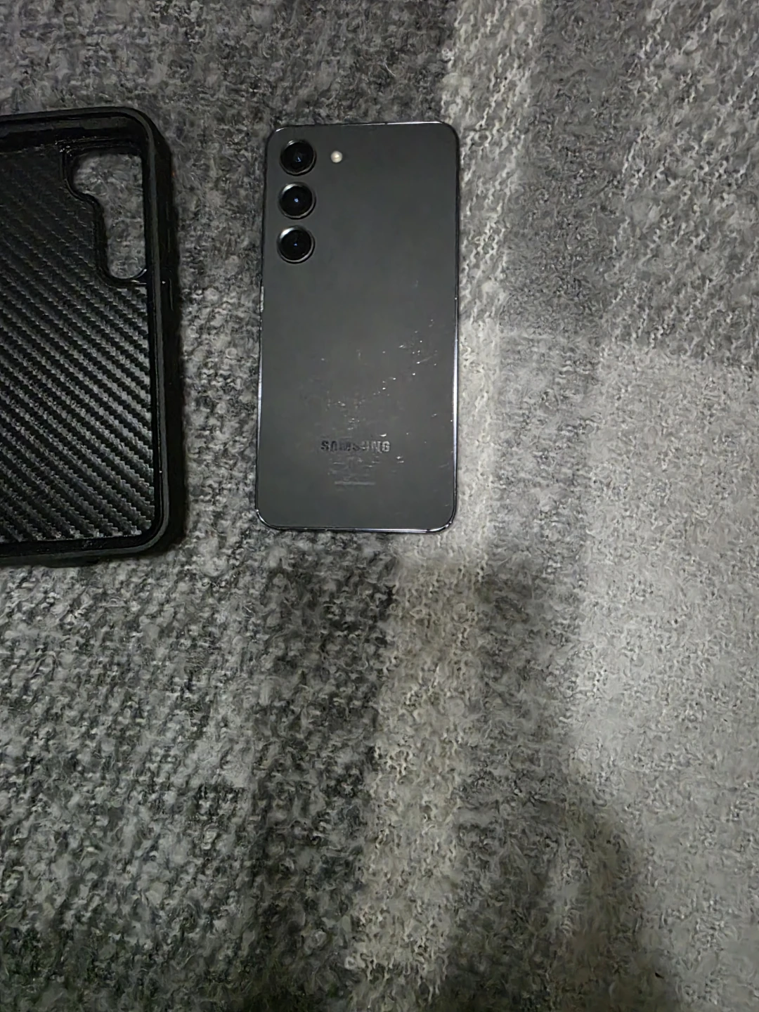 Samsung Galaxy S23 - Black - EUC - photo 2