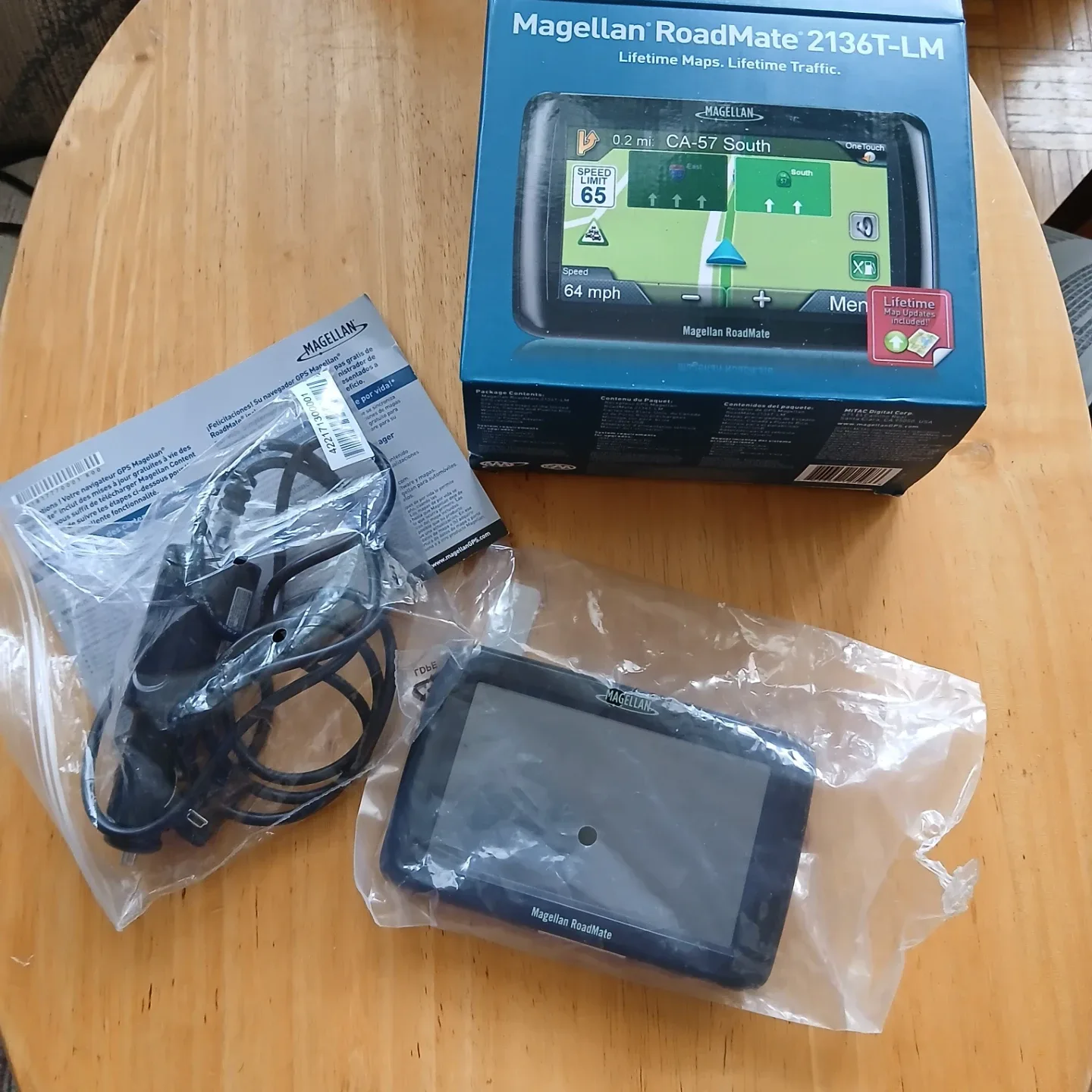 Magellan RoadMate 2136T-LM GPS Navigation System