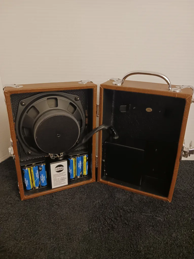 Original Pignose 7-100-R Portable Guitar Amp.Hong Kong 5 watts image indicator(3)