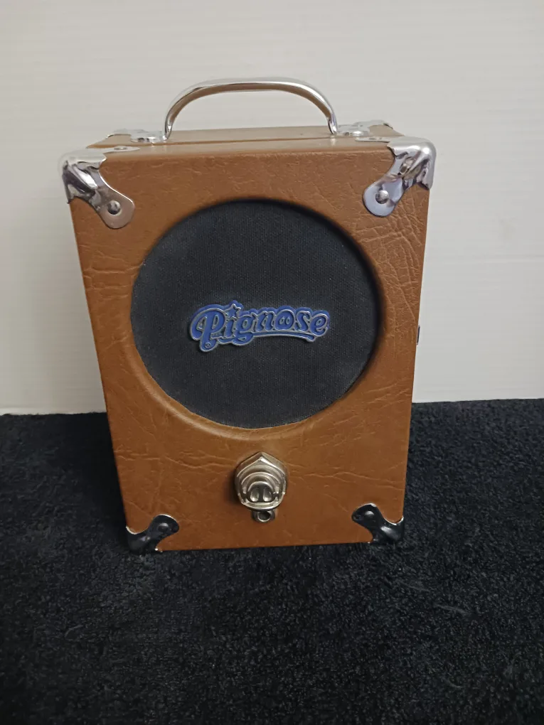 Original Pignose 7-100-R Portable Guitar Amp.Hong Kong 5 watts