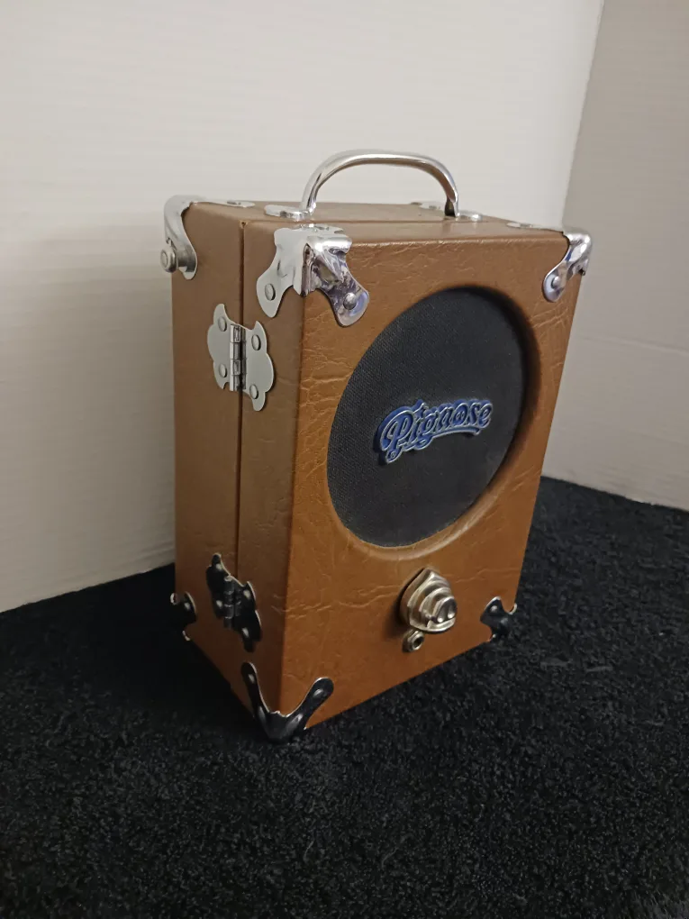 Original Pignose 7-100-R Portable Guitar Amp.Hong Kong 5 watts image indicator(5)