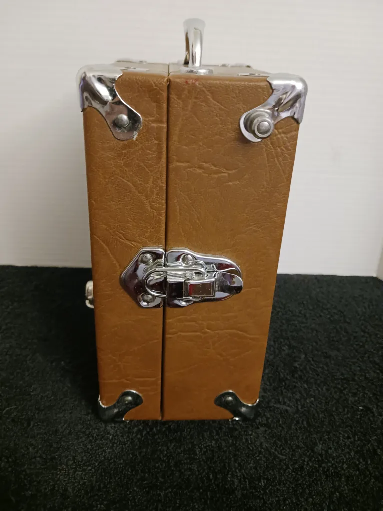 Original Pignose 7-100-R Portable Guitar Amp.Hong Kong 5 watts image indicator(6)