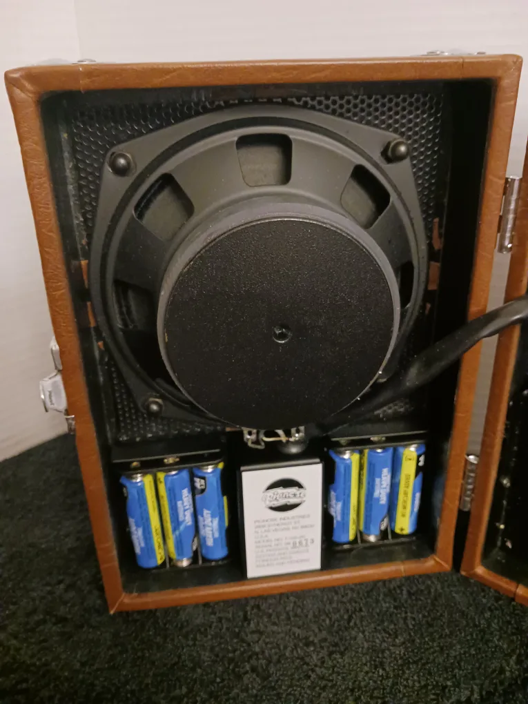 Original Pignose 7-100-R Portable Guitar Amp.Hong Kong 5 watts image indicator(10)